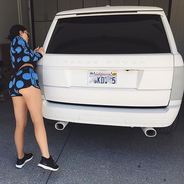 kylie-jenner-adidas-ultra-boost