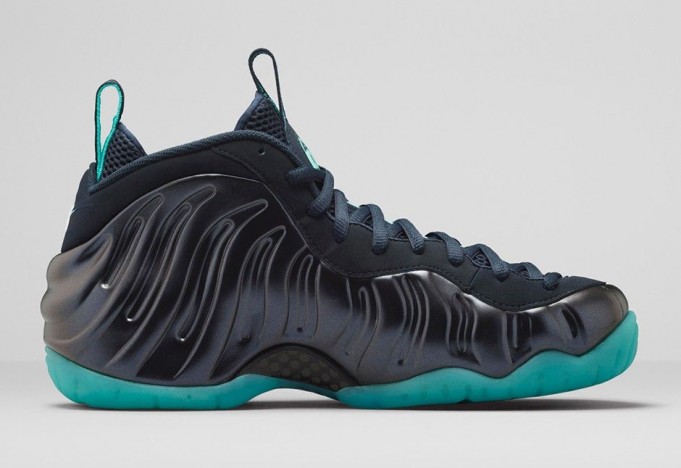 dark obsidian foams