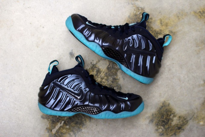 dark obsidian foams