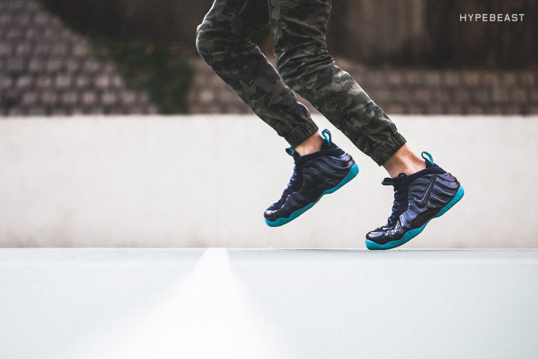 On Feet Nike Foamposite Pro Dark Obsidian 