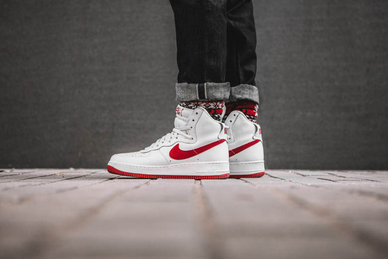 nike son of force mid red