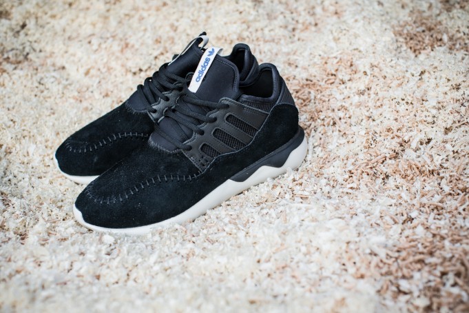 adidas tubular runner core black