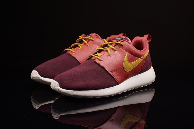 nike roshe run harga