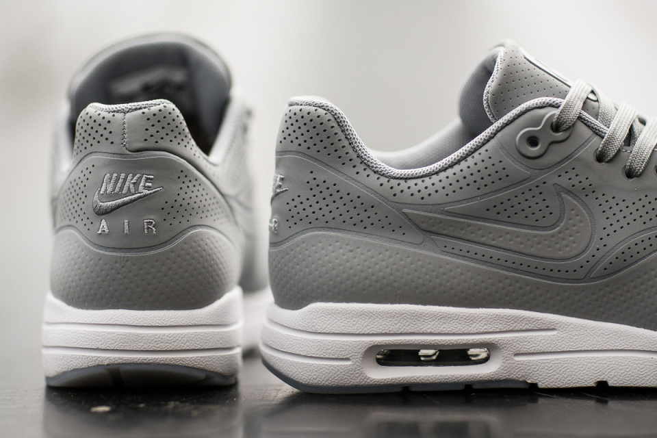 nike-air-max-1-ultra-moire-wolf-grey-2