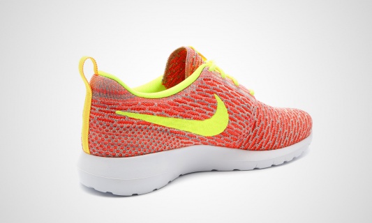 nike-roshe-nm-flyknit-hot-lava-volt-team-orange-3