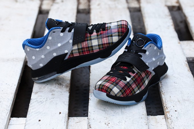 kd 7 plaid and polka dot