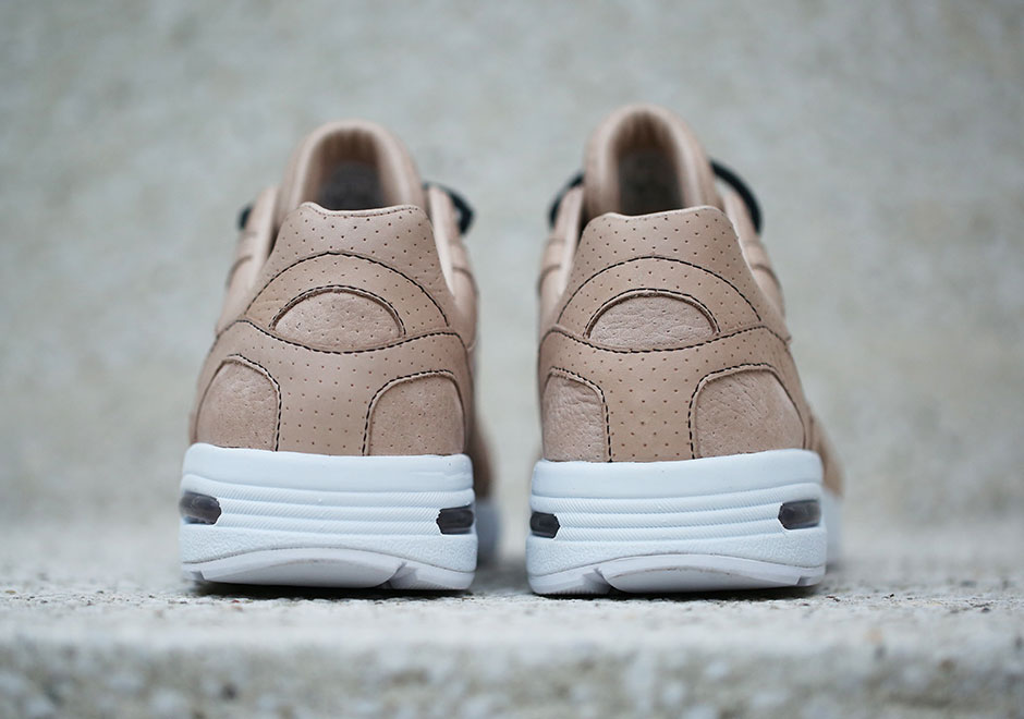 BAIT x Brooks Fusion Oyster
