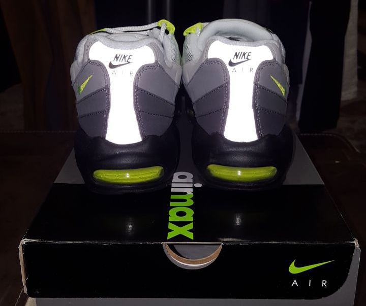 Neon Nike Air Max 95 OG 2015