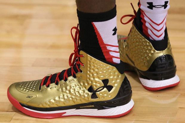 Under Armour Curry 1 Nations Finest Gold Black Red