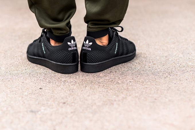 superstar weave black white