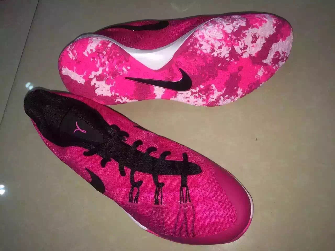 Nike HyperChase Think Pink