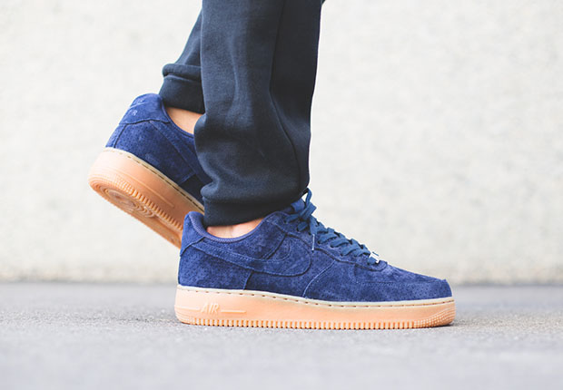 Nike WMNS Air Force 1 Navy Suede 