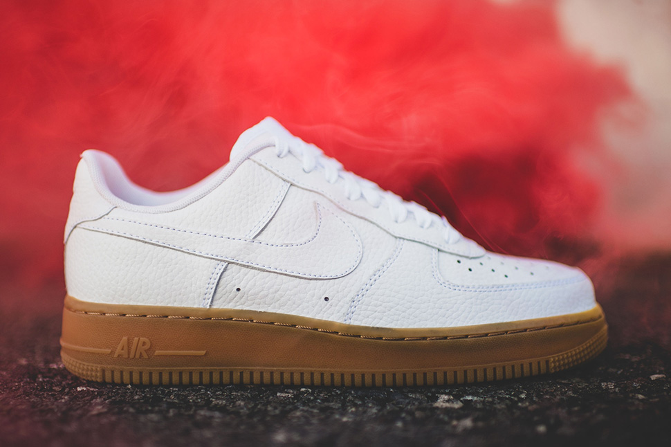all white air force ones gum bottom