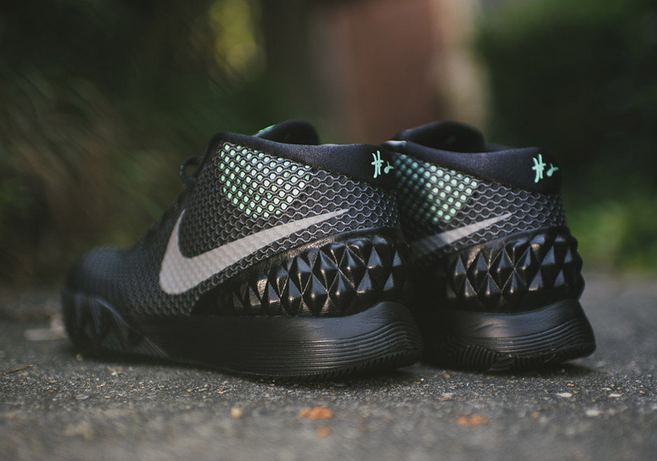 nike kyrie irving shoes foamposite silver and green