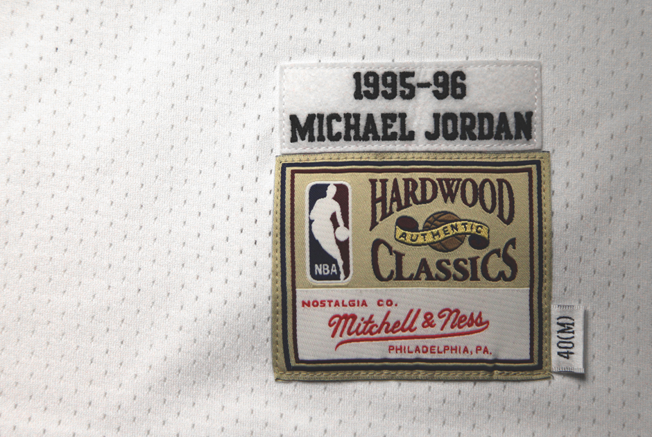 Mitchell Ness Michael Jordan 72-10 Chicago Bulls Jersey Air Jordan 11
