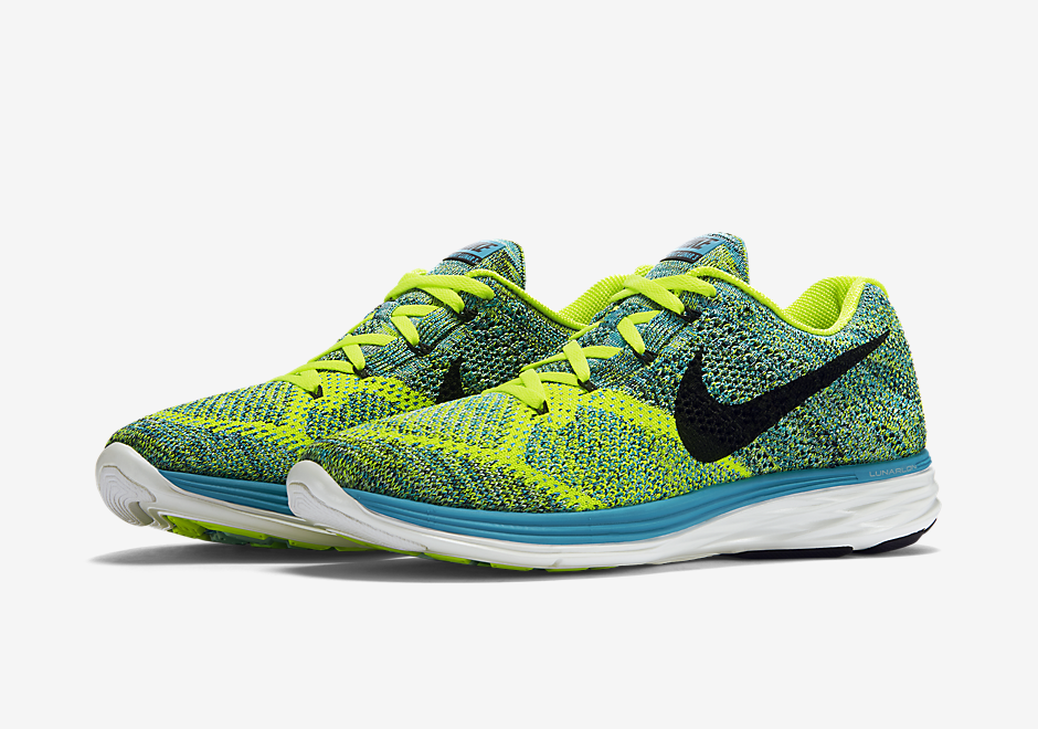 Nike running best sale shoes flyknit lunar