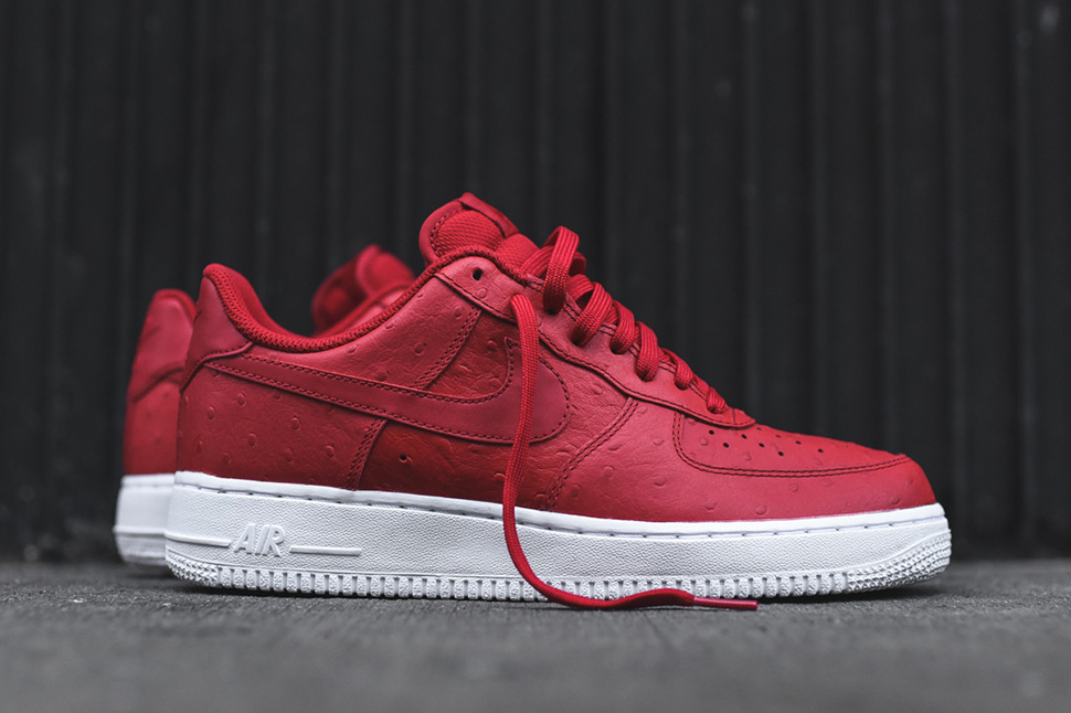 Nike Air Force 1 07 LV8 Red Ostrich 