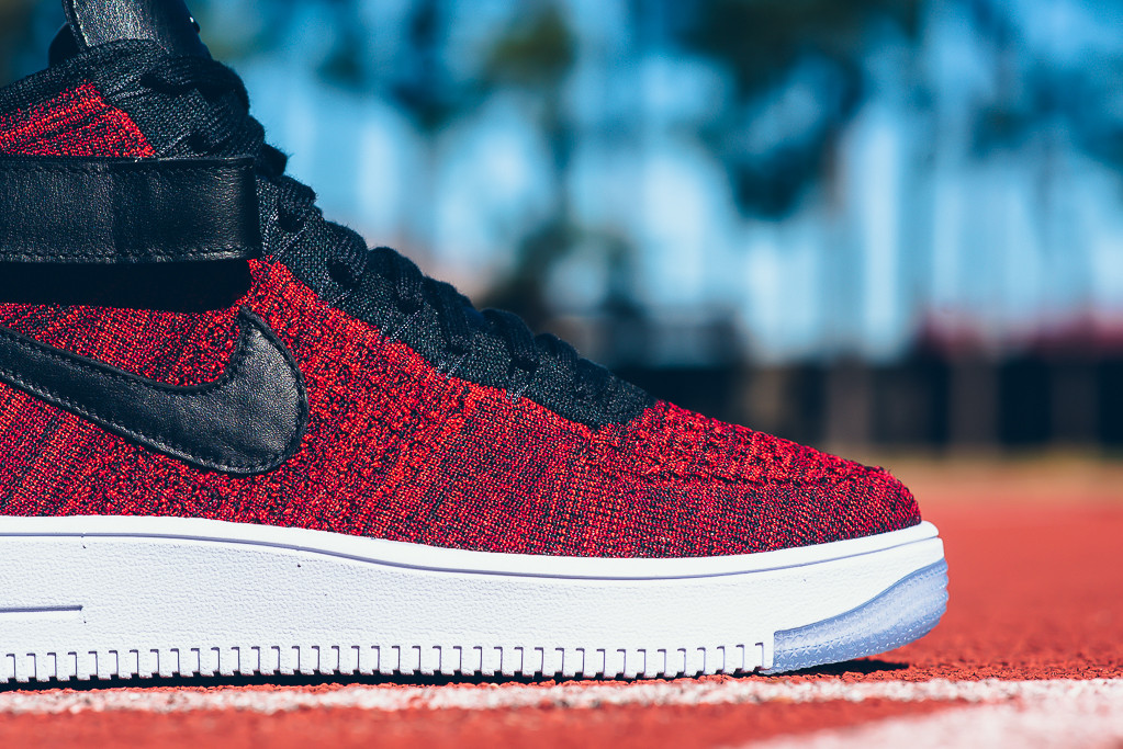 Nike Flyknit Air Force 1 Mid University Red