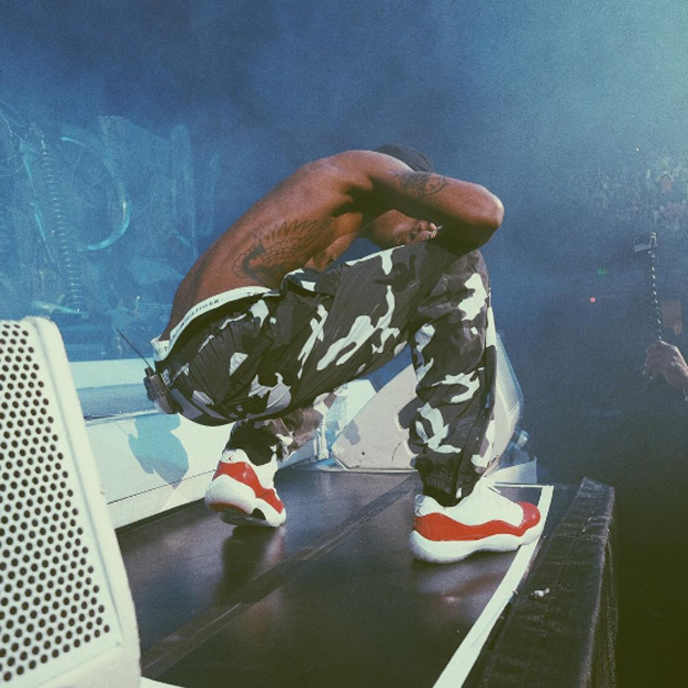 travis scott wearing jordan 5