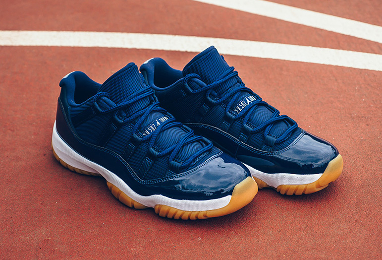 Air Jordan 11 Low Midnight Navy Gum 