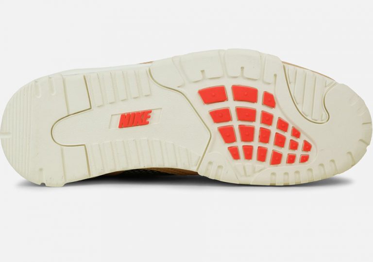 nike air tan trainers