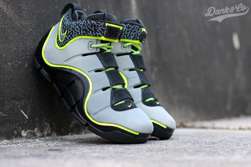 Nike LeBron zoom lebron 4 4 112 Custom - Sneaker Bar Detroit