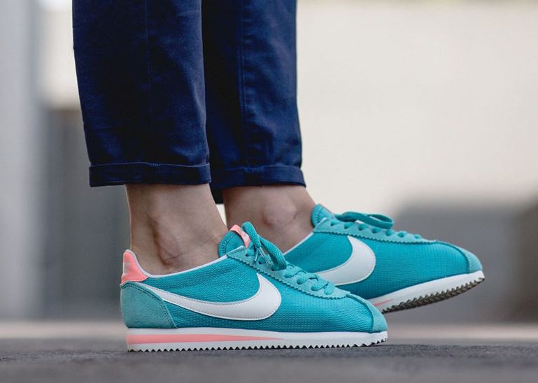 Nike Classic Cortez TXT Washed Teal Atomic Pink