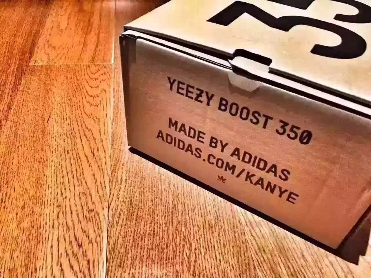 adidas Yeezy Boost 350 V2 Box - Sneaker Bar Detroit