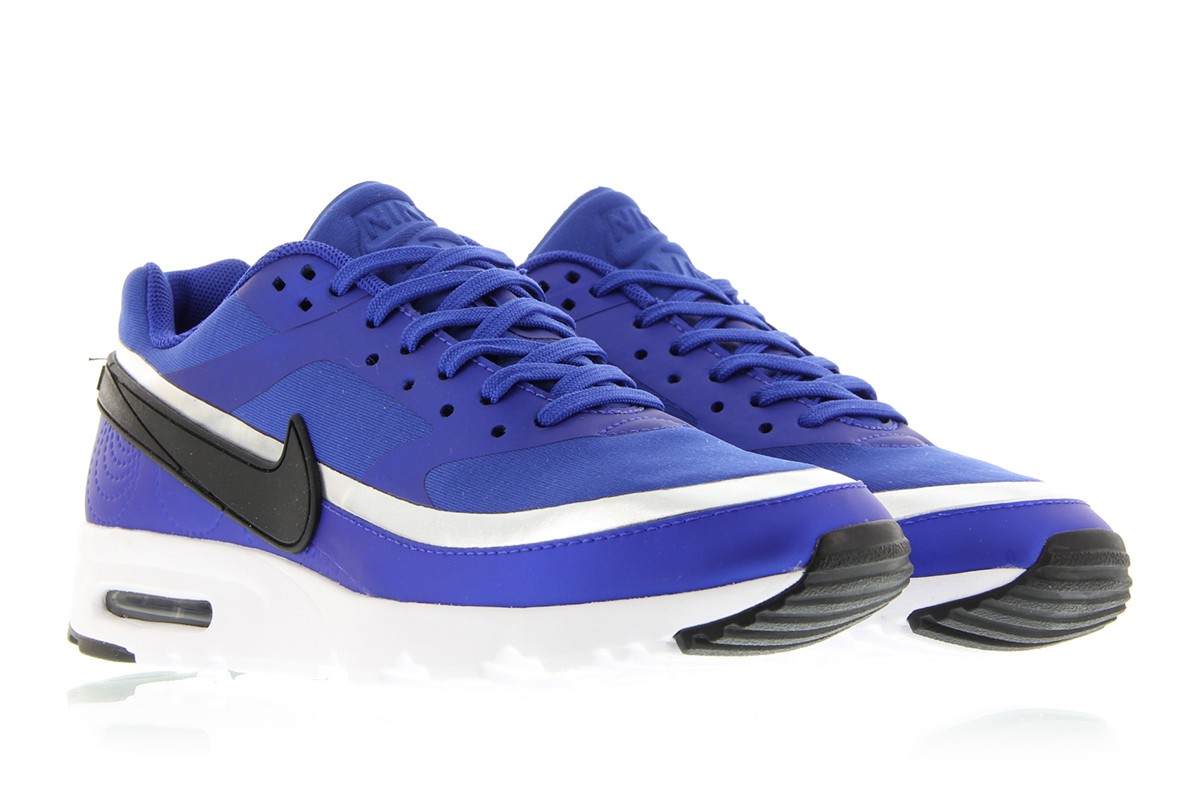 Nike WMNS Look of the City Quickstrike Pack