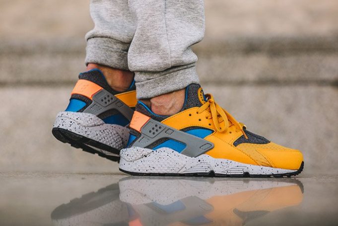 nike air huarache gold