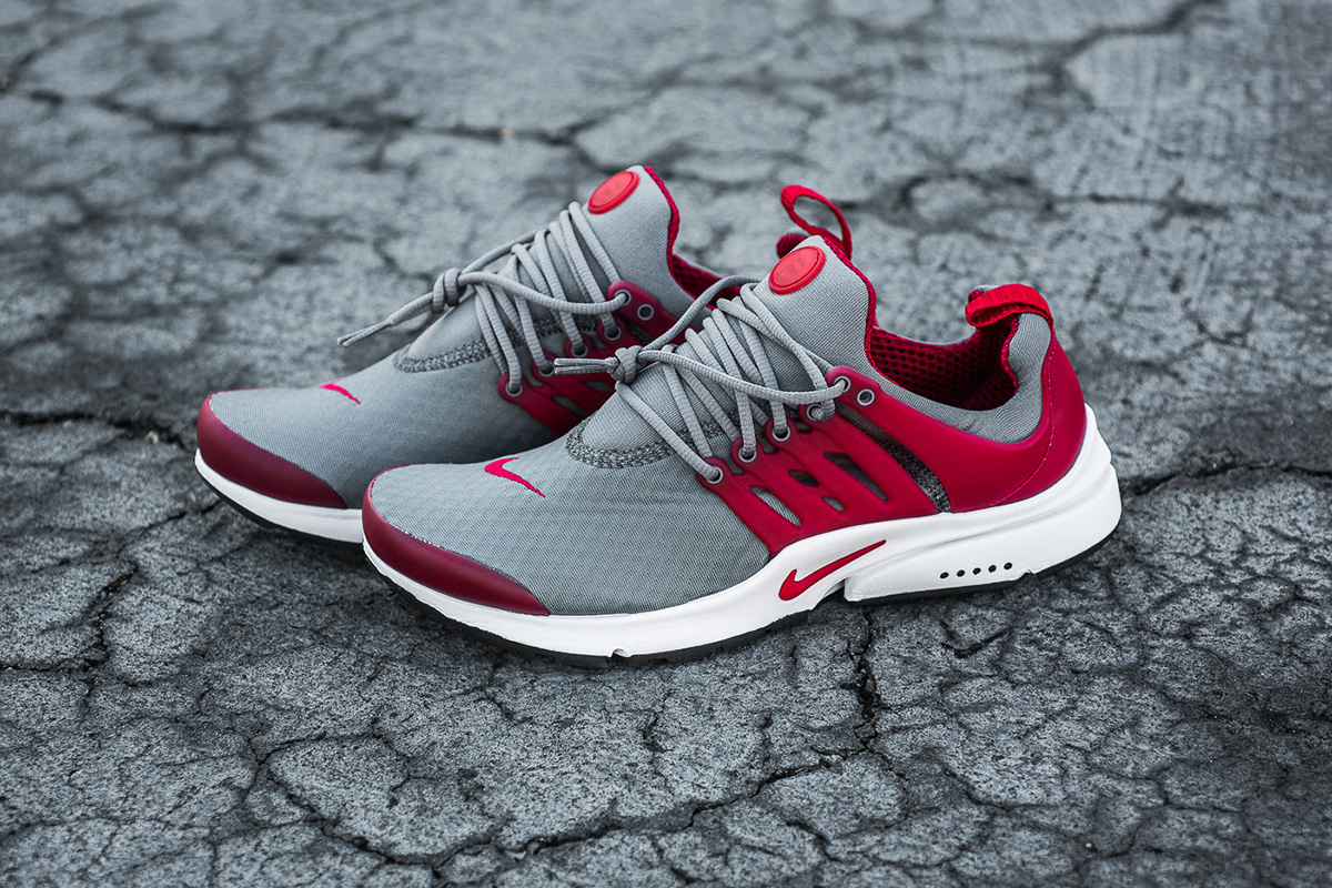 Nike Air Presto Essential Cool Grey Gym Red