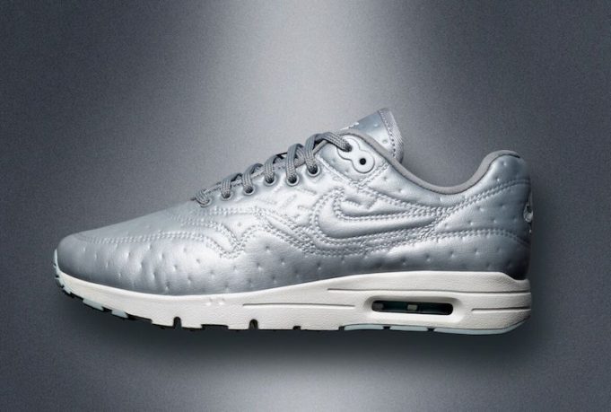 nike air max shiny silver