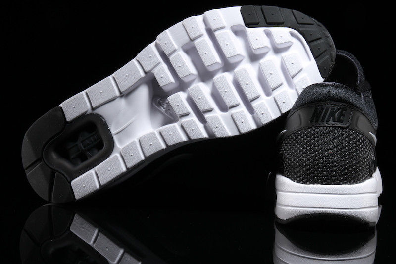 Nike Air Max Zero Essential Black White 876070-004