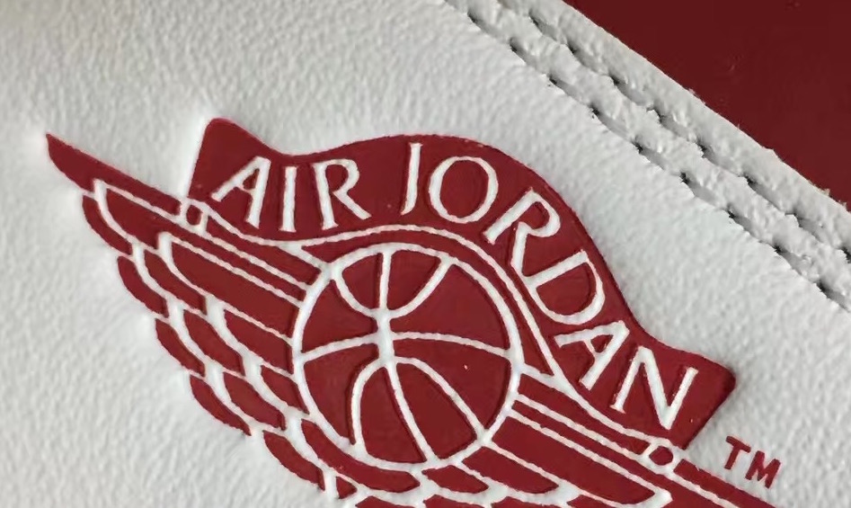 Air Jordan 1 University Red 555088-114