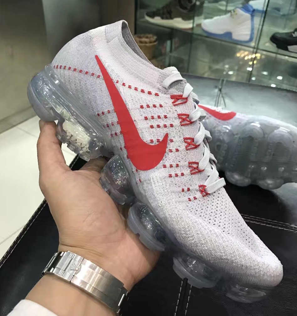 air vapormax platinum red black