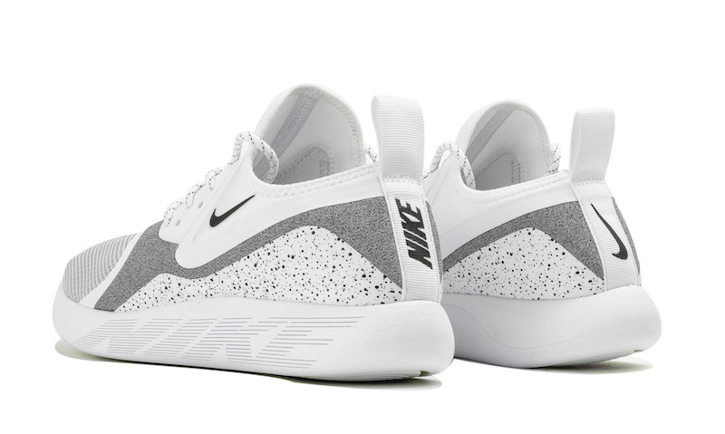 Nike LunarCharge Essential White Black 