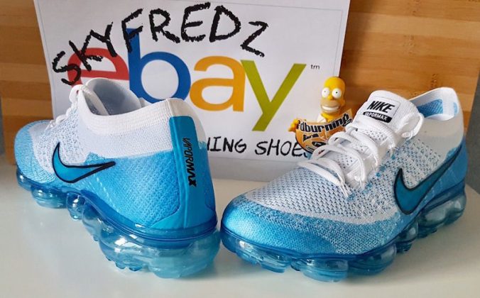 nike vapormax light blue and white