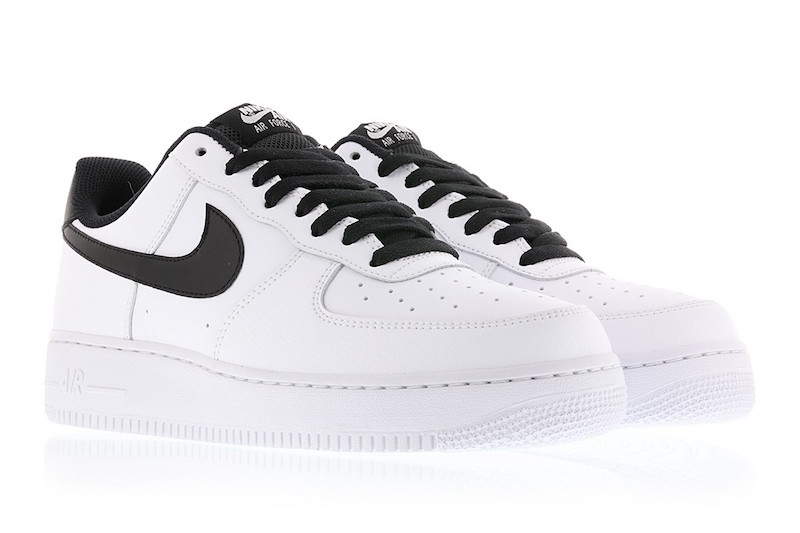 black air force 1 with white laces