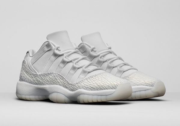 air jordan 11 low frost white