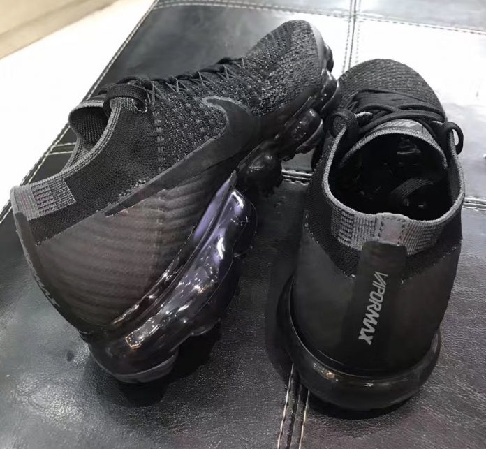 stockx triple black vapormax