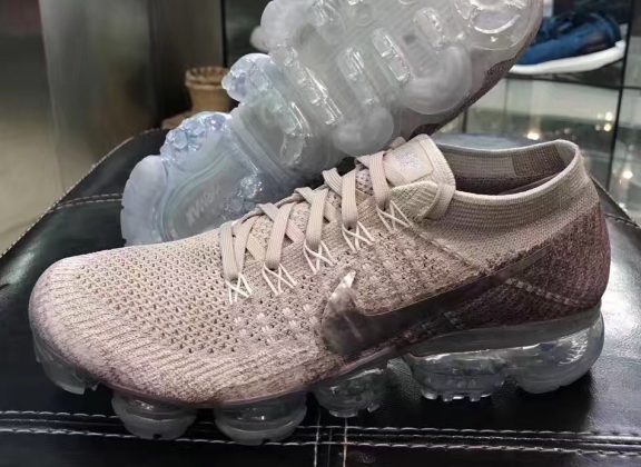 vapormax plus string beige