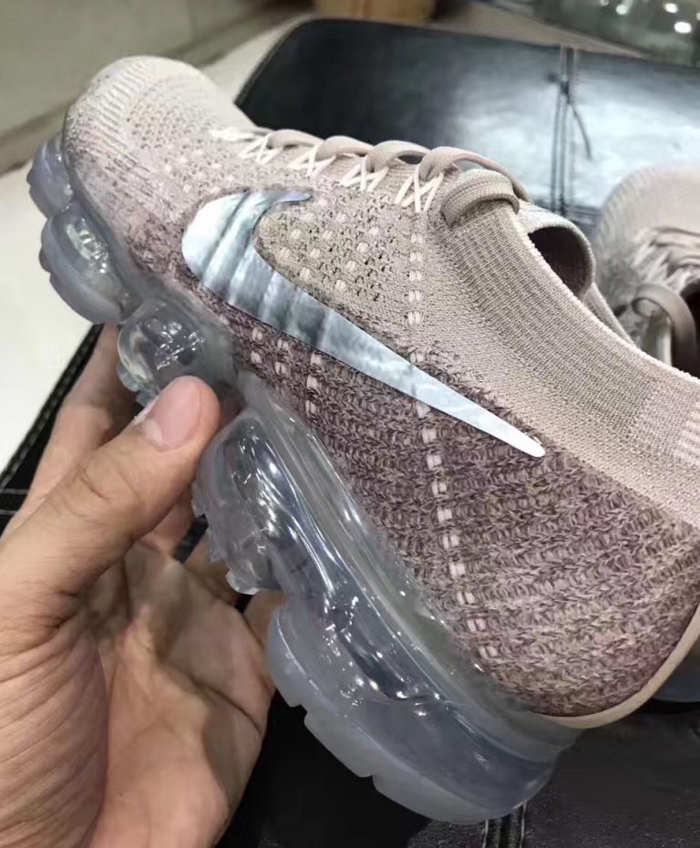 vapormax plus string beige