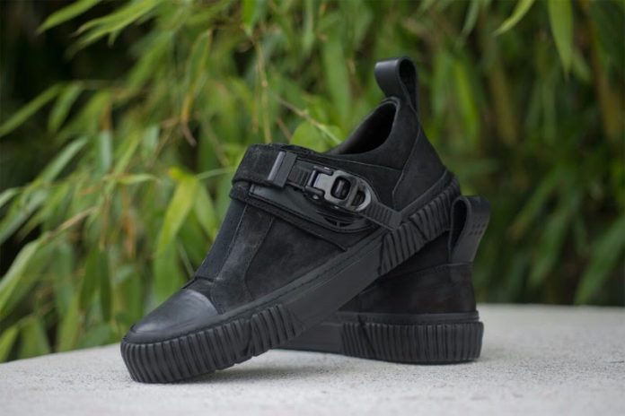 BOTH Buckled Triple Black
