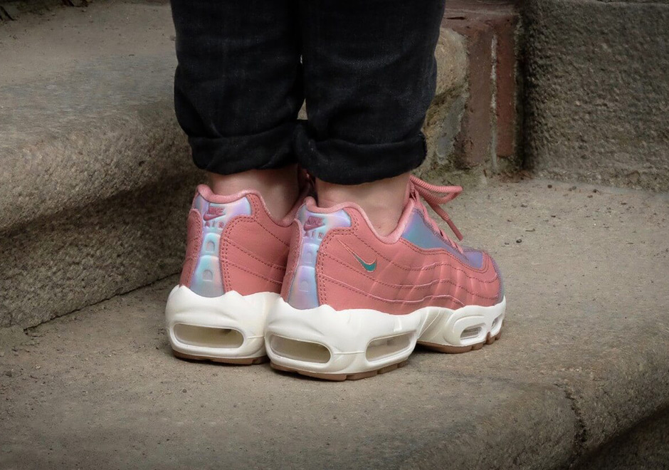 Nike Air Max 95 Red Stardust Iridescent