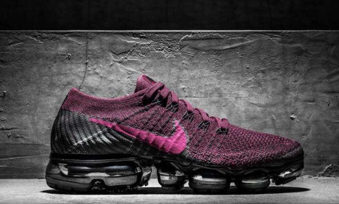 vapormax plus magenta