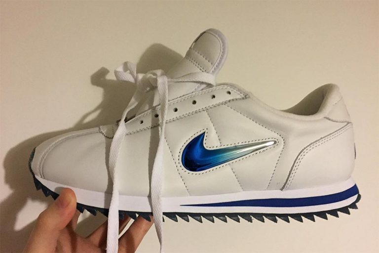 nike cortez silver swoosh