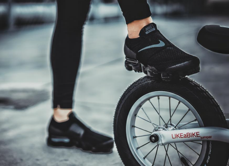 vapormax with strap
