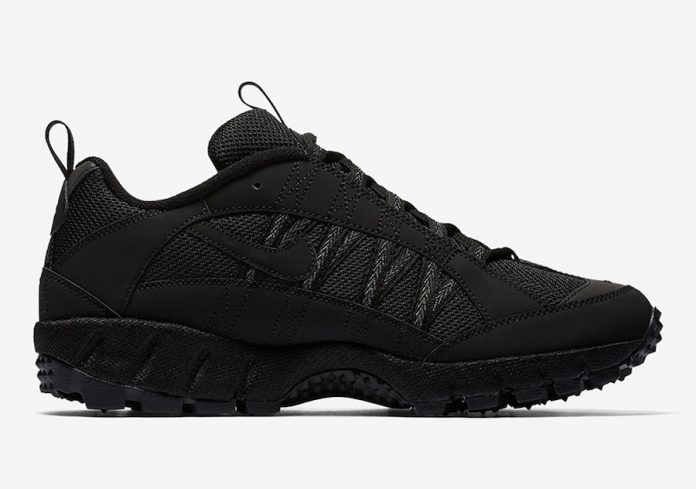 nike air humara 17 supreme black