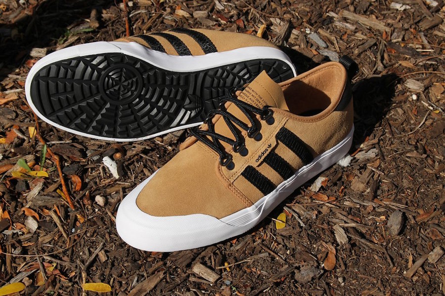 adidas Seeley Outdoor BY4106
