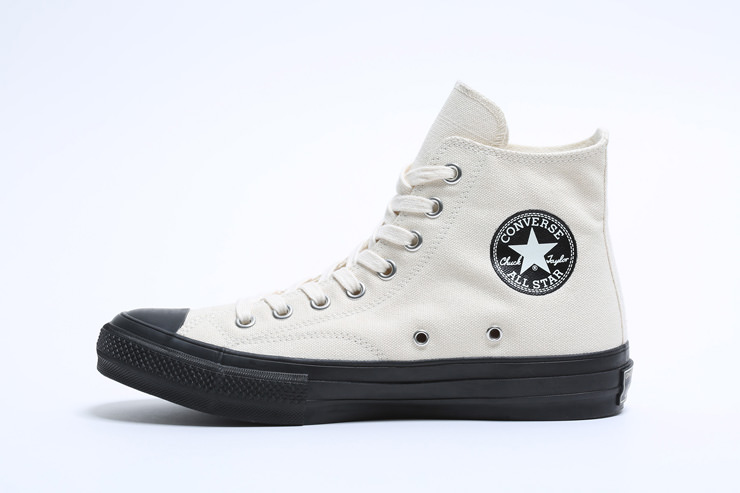 chuck taylors black and white